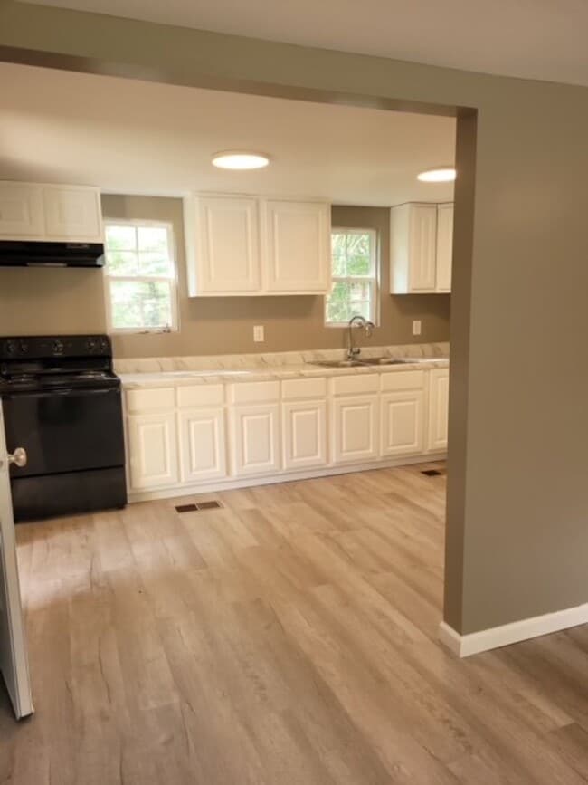 Photo - Renovated 3 Bedroom 2 Bath Home on 1 Acre for Rent!