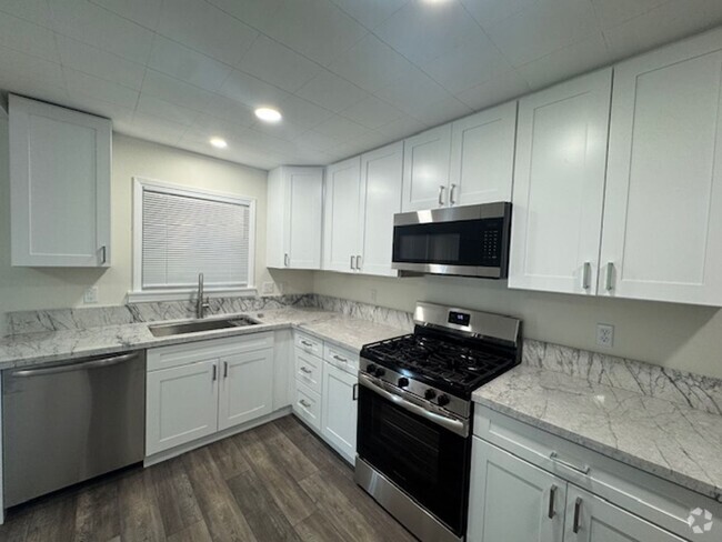 Building Photo - Beautiful 4 bedroom CUTTEN home