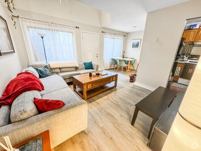 Building Photo - 169 Erie St Unit 2 Rental