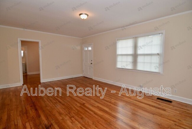 Photo - 1430 Jackson Rd House