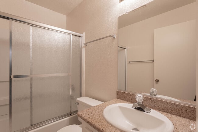 1HAB, 1BA - 724 ft²