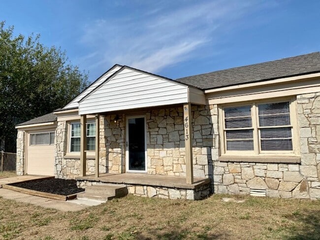 Building Photo - 3 bed, 1 bath home in Del City, OK