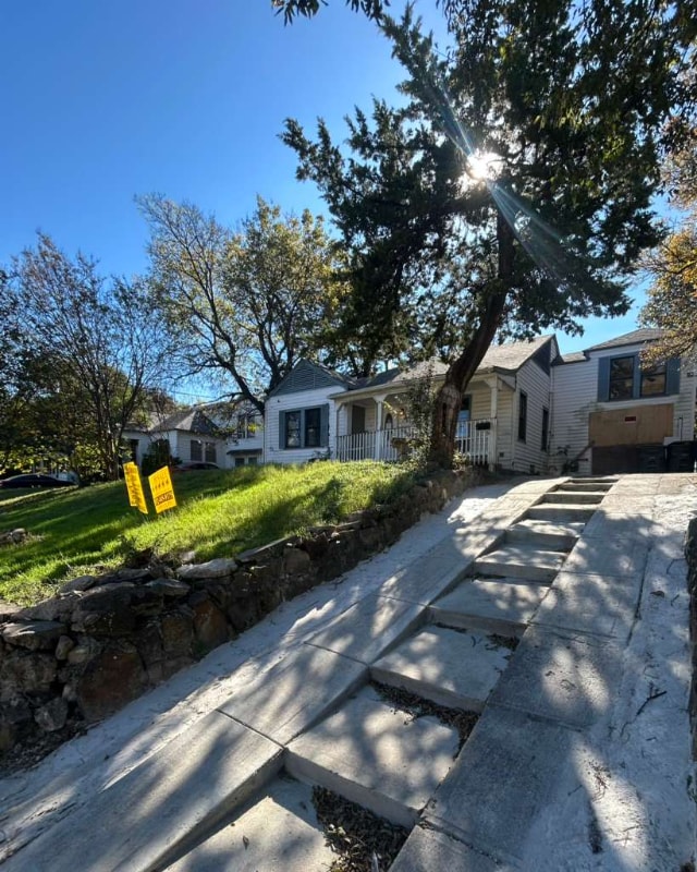 Photo - 314 W Clarendon Dr