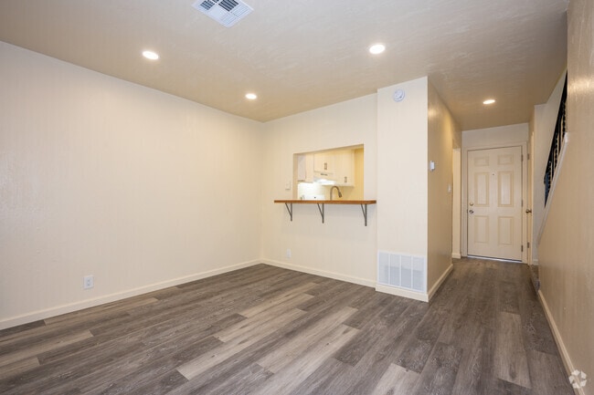2BR, 1.5BA - 1,000SF - Dining Room