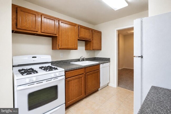 5610 Bloomfield Dr Unit 101