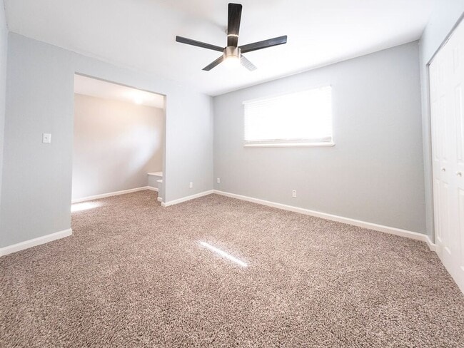 Building Photo - 6001 Cameron Rd Unit - B Rental