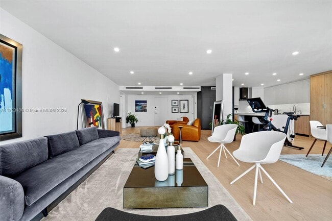 Photo - 9111 E Bay Harbor Dr Unit 4D