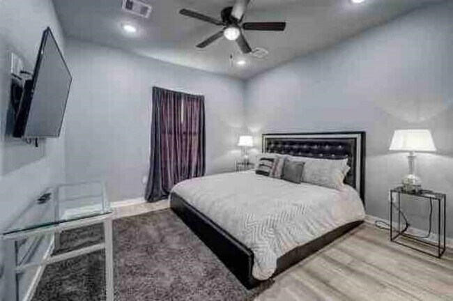 Photo - 7925 Brandon St