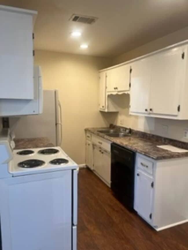 Photo - Dillon-1214-1216 S 22nd Unit 1216