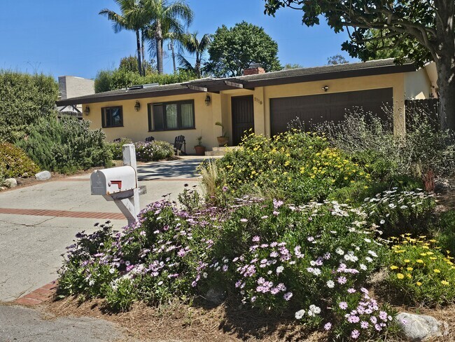Building Photo - 1116 Via Nogales Rental