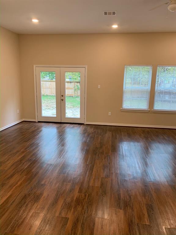 Photo - 7958 Bonaire St