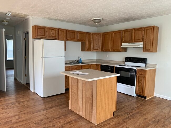 Photo - 225 Railroad St Unidad D