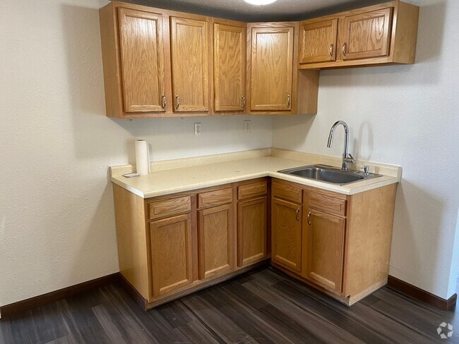 Building Photo - 210 N 1st Ave Unit Upper Rental