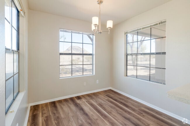 1BR, 1BA - 755SF - Dining Room