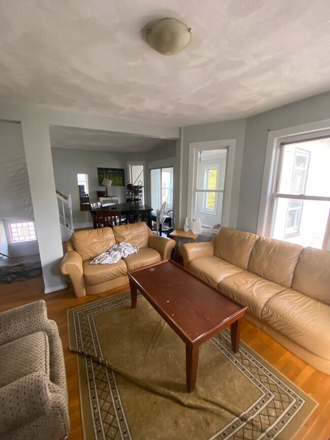 Photo - 53 Bristol Rd Unit 2