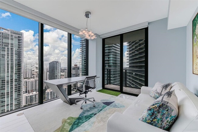 Building Photo - 3131 NE 7th Ave Unit 4001