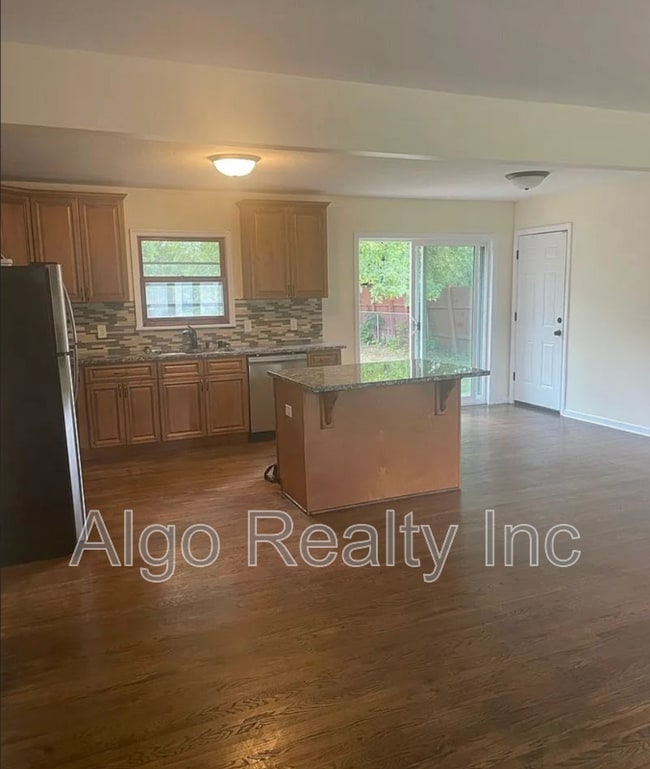 Photo - 5109 48th Ave N