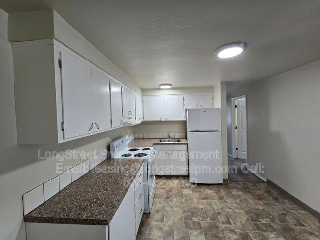 Photo - 915 SW Adams Ave Unit 10