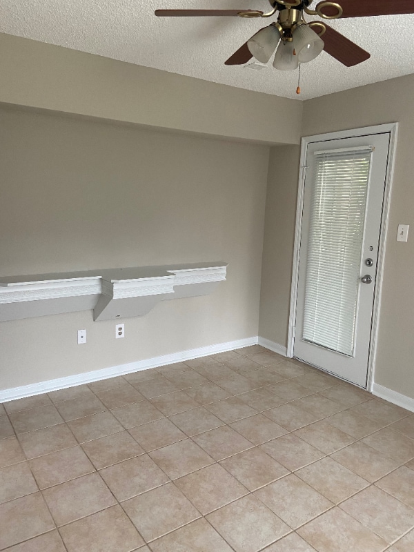 Photo - 2121 Hepburn St