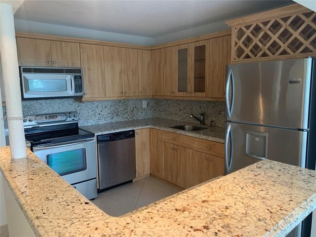 Photo - 2731 Taft St Unit 311