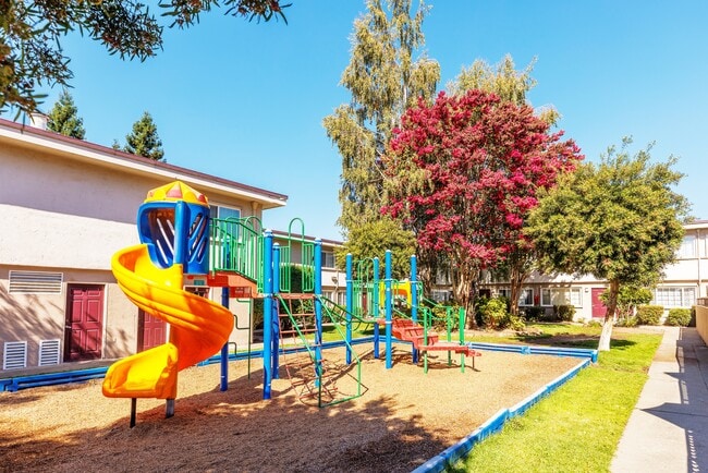 Whitman Villa Townhomes