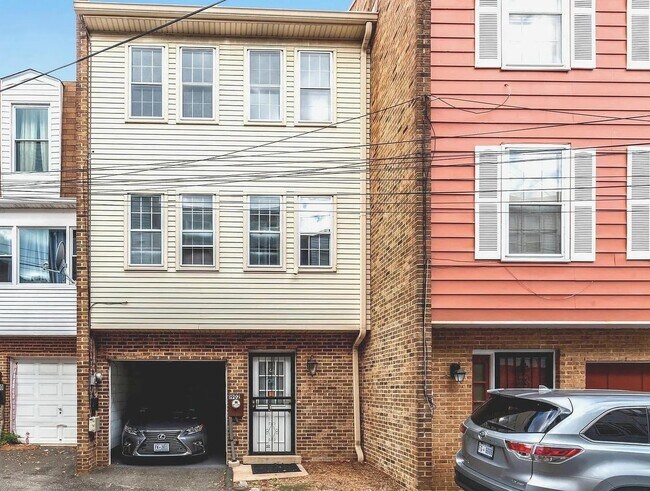 Photo - 1902 Curtis Ct SE