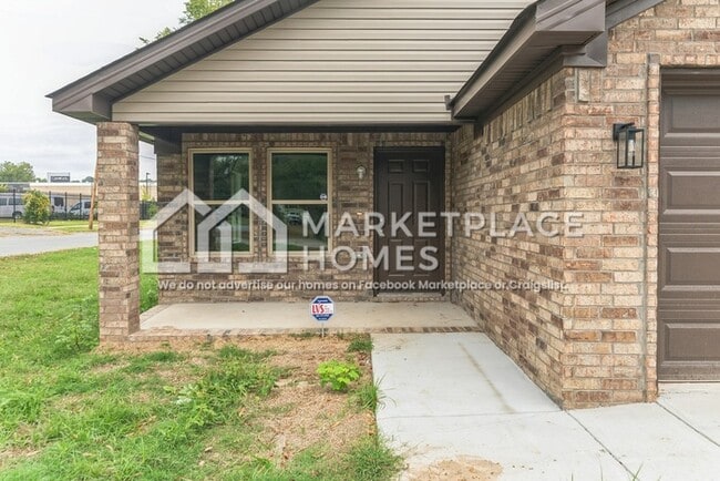 Photo - 823 W 20th St