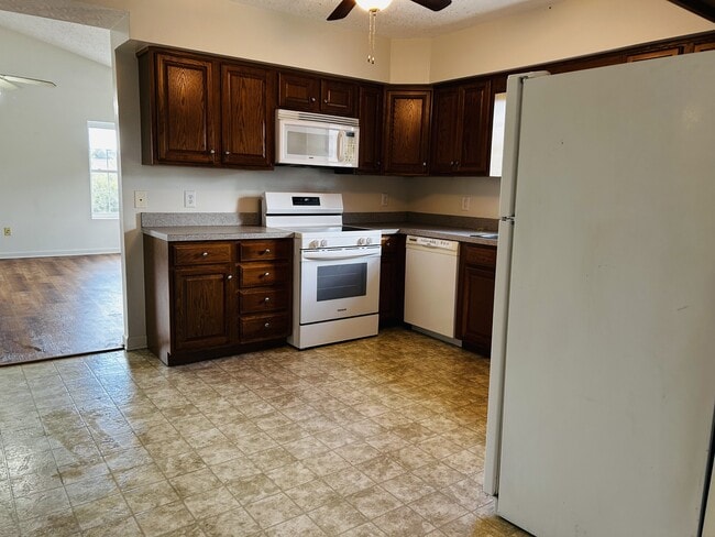 Photo - 24 Rosette Ln