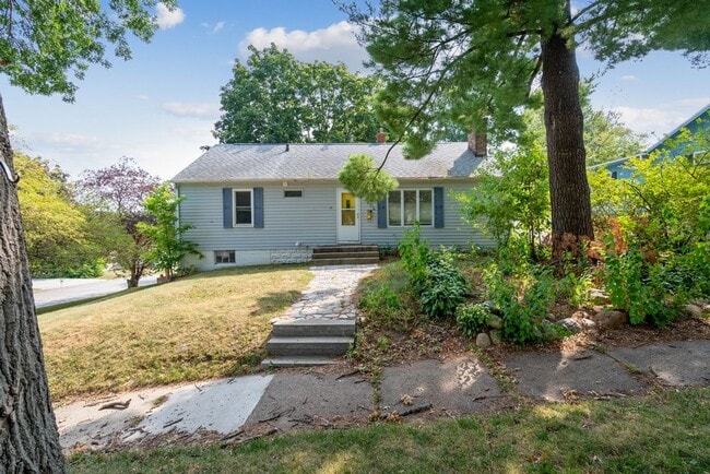 Photo - 1604 Olive St