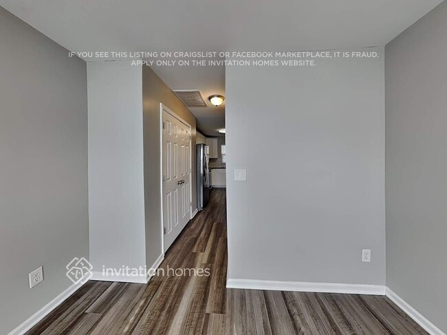 Photo - 196 Markham Dr