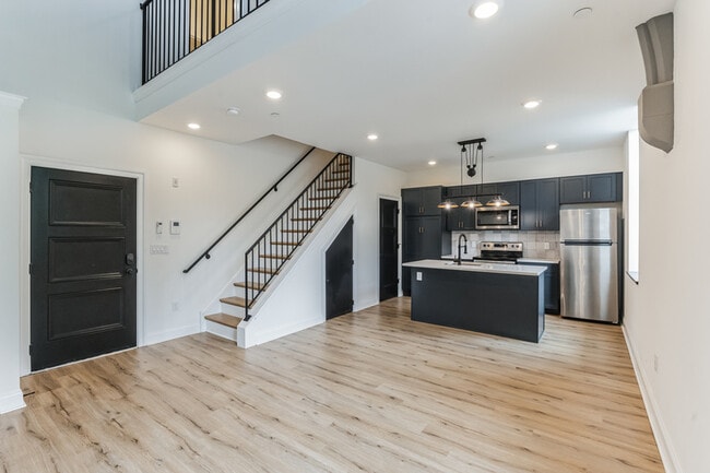 Building Photo - 141 Krams Ave