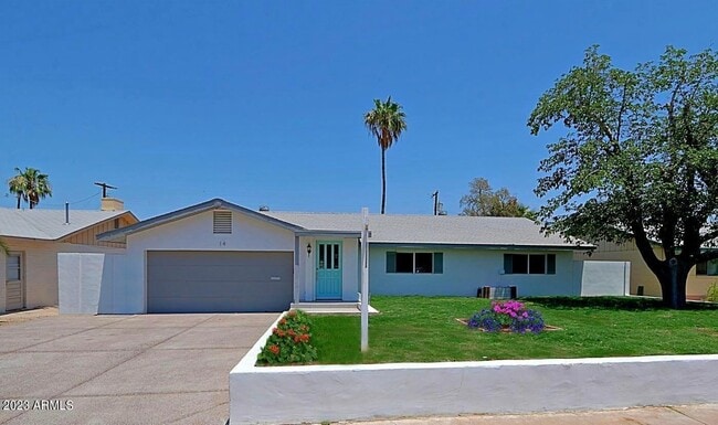 Building Photo - 14 E Balboa Dr