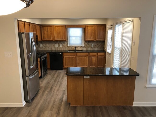 Building Photo - 6705 Twin Tree Ct
