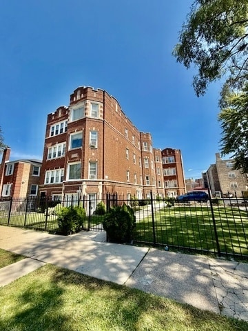 Building Photo - 9211 S Laflin St Unit 1D
