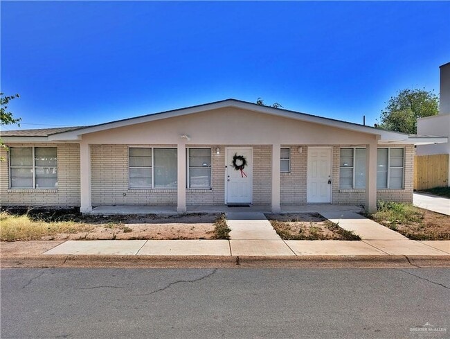 Building Photo - 819 S 16th St