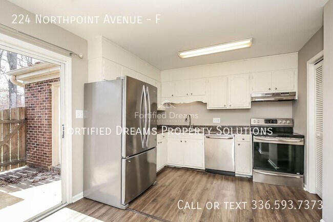 Photo - 224 Northpoint Ave