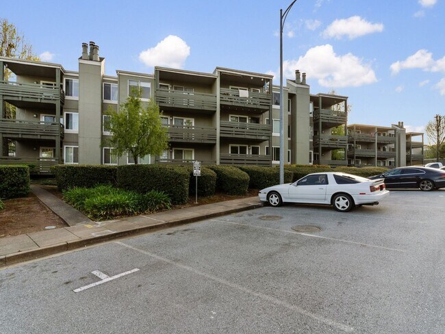 Photo - 2 Bd/1 Ba Farm Hill Condo - Top-floor Unit...