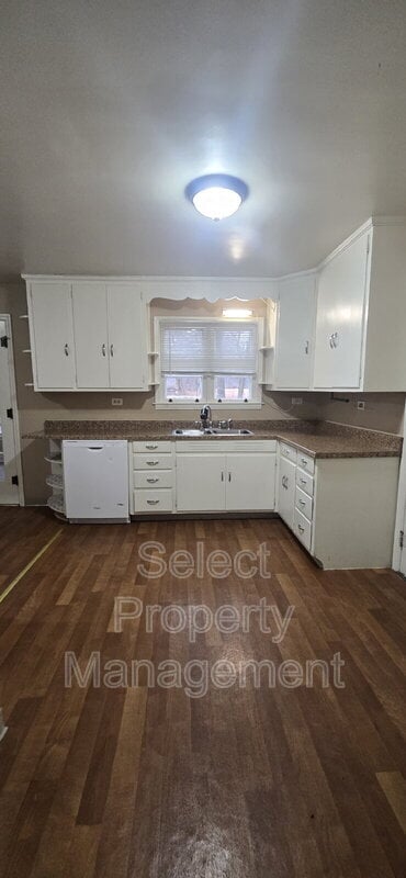 Photo - 7610 W Jefferson Blvd