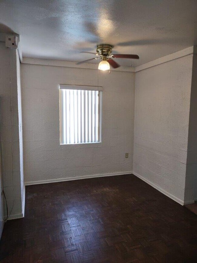 Photo - LOS BLANCOS-ALL UTILITES INCLUDED!!