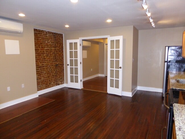 Photo - 106 9th St SE