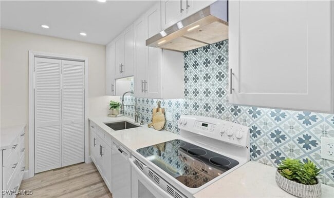 Photo - 788 Park Shore Dr Unidad F17
