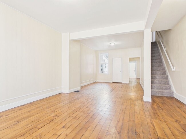 Photo - Large 4 Bedroom Single Family on Reily St.