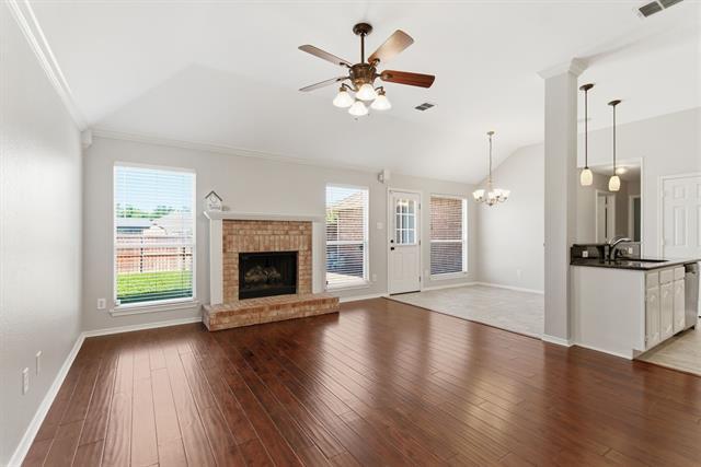 Photo - 1343 Edmonton Dr