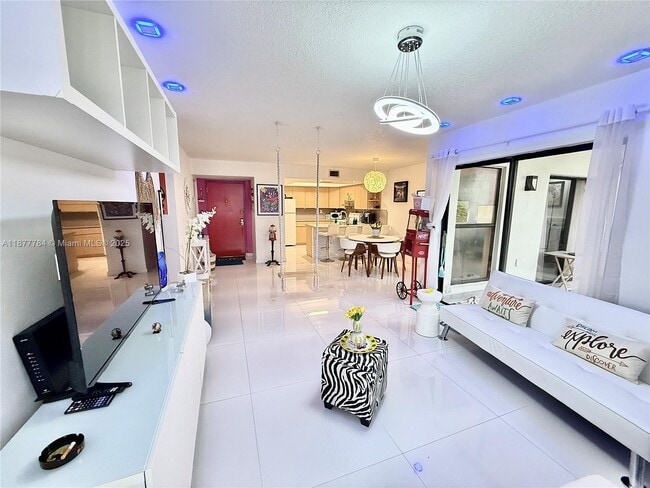 Photo - 10857 NW 7th St Unidad 21-17