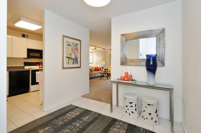 Photo - 2020 N Lincoln Park W Unit 18E