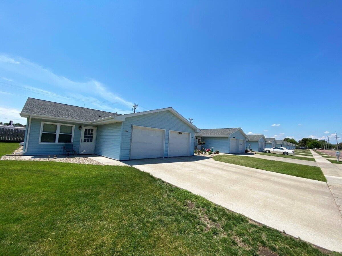 Exterior - Elm Edge Townhomes I