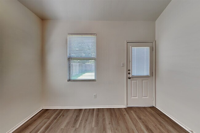 Photo - 10016 Sterling Pl Dr