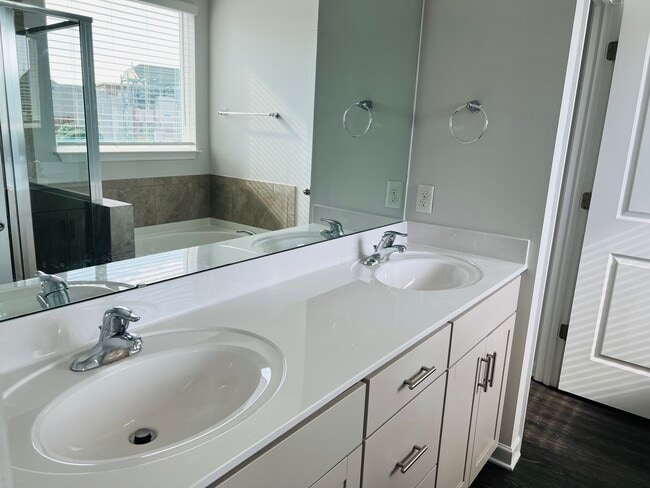 Photo - 205 Talisker Way