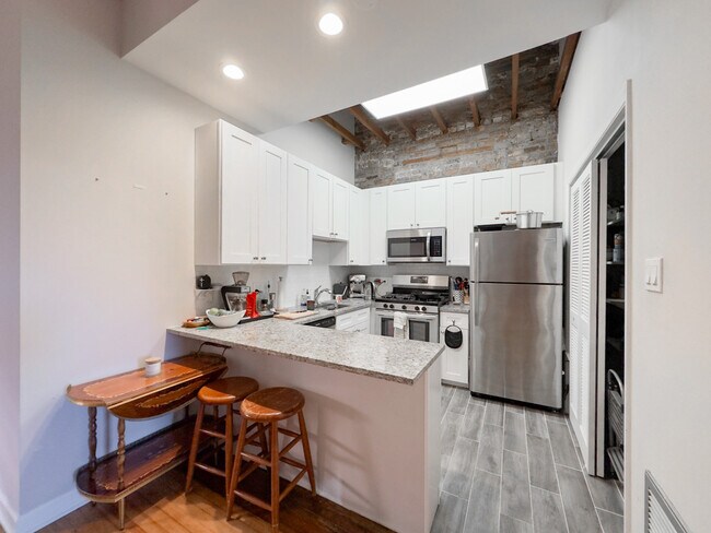 Photo - 2136 N Clifton Ave Unit F3