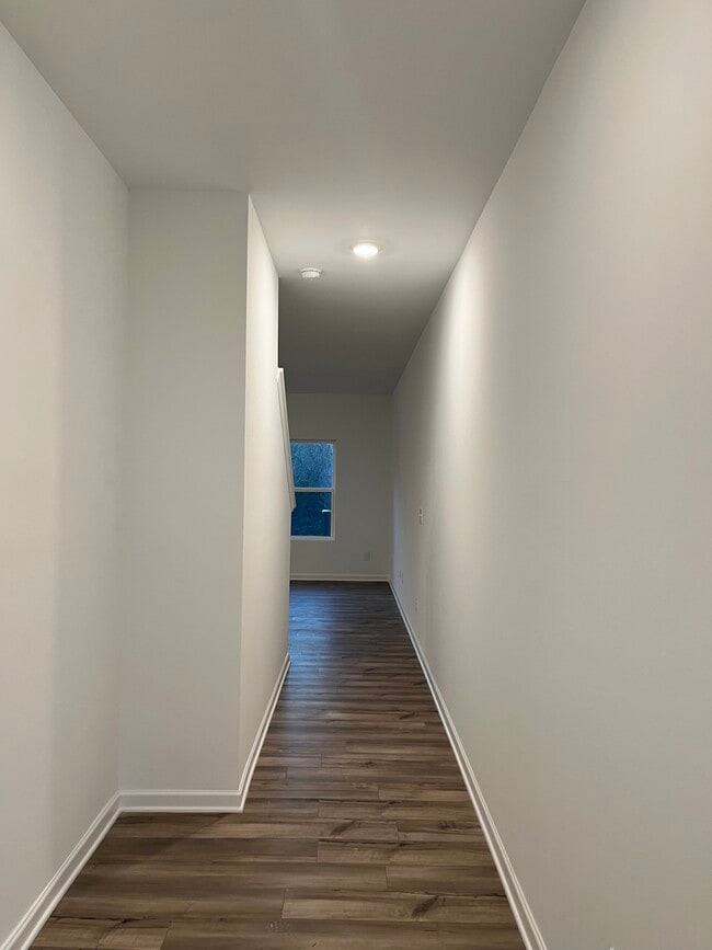 Photo - 1423 Ben Park Way